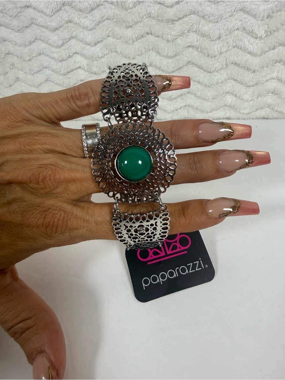 Paparazzi Silver-Tone Filigree Bracelet with Green Cabochon